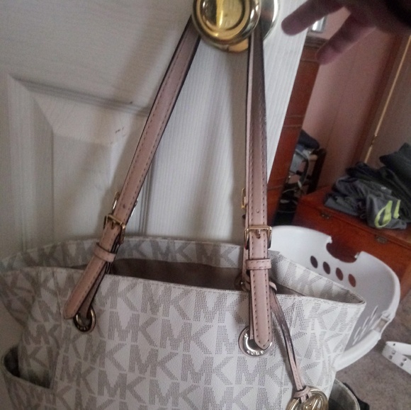 Mk purse - Picture 2 of 2